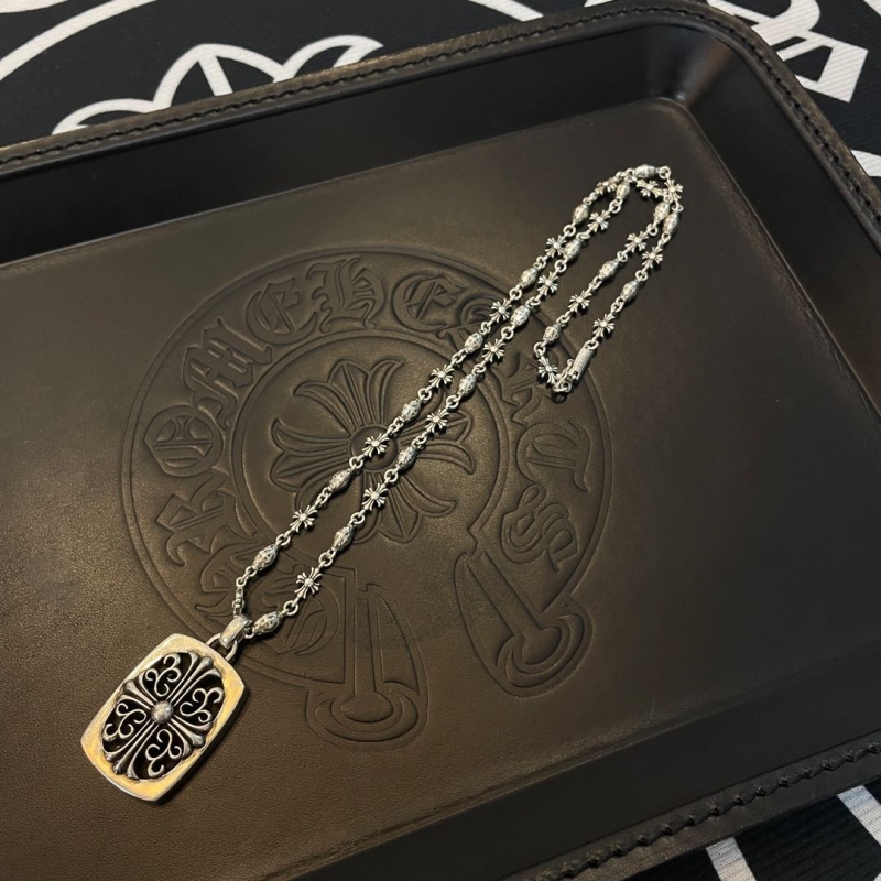 Ch**me He**ts necklaces